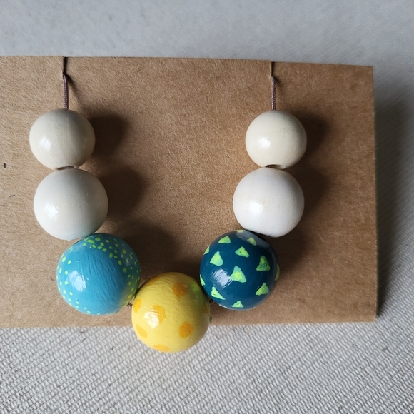 New handmade Necklace and earrings set - Picture 7 of 9